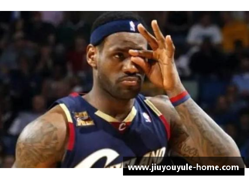 NBA现场疯狂！球员舔话筒瞬间，热议全美，裁判都笑了